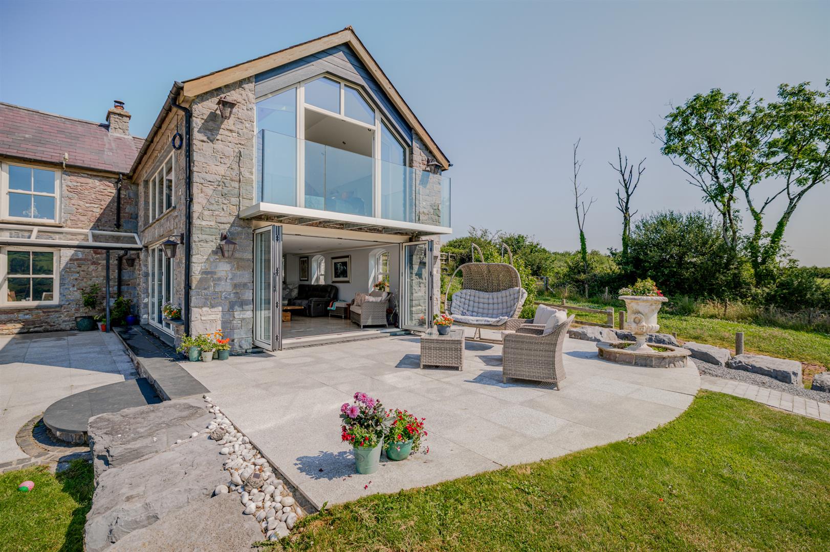 Pen Y Banc, Llangyndeyrn, Kidwelly, SA17 5ES